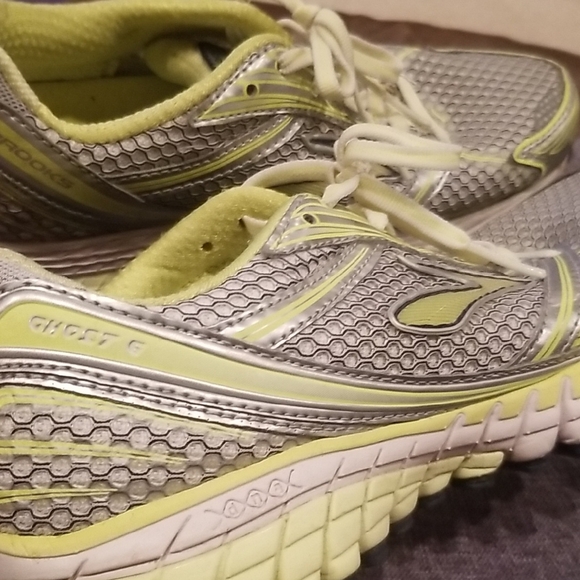 Brooks Womens Ghost 6 Running Shoes - Silver and Yellow SZ 9 - Picture 2 of 7